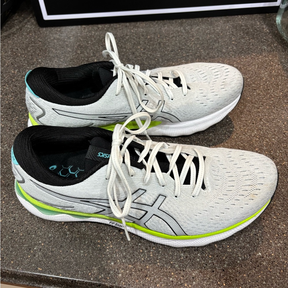 ASICS Gel Nimbus Light Gray and Lime Athletic Sneakers *Excellent condition